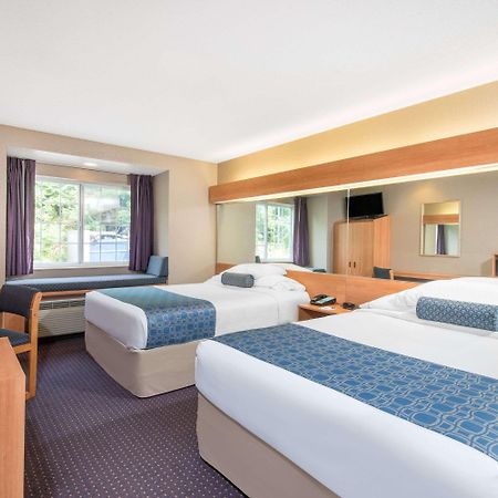 Microtel Inn & Suites By Wyndham Hazelton/Bruceton Mills Zewnętrze zdjęcie