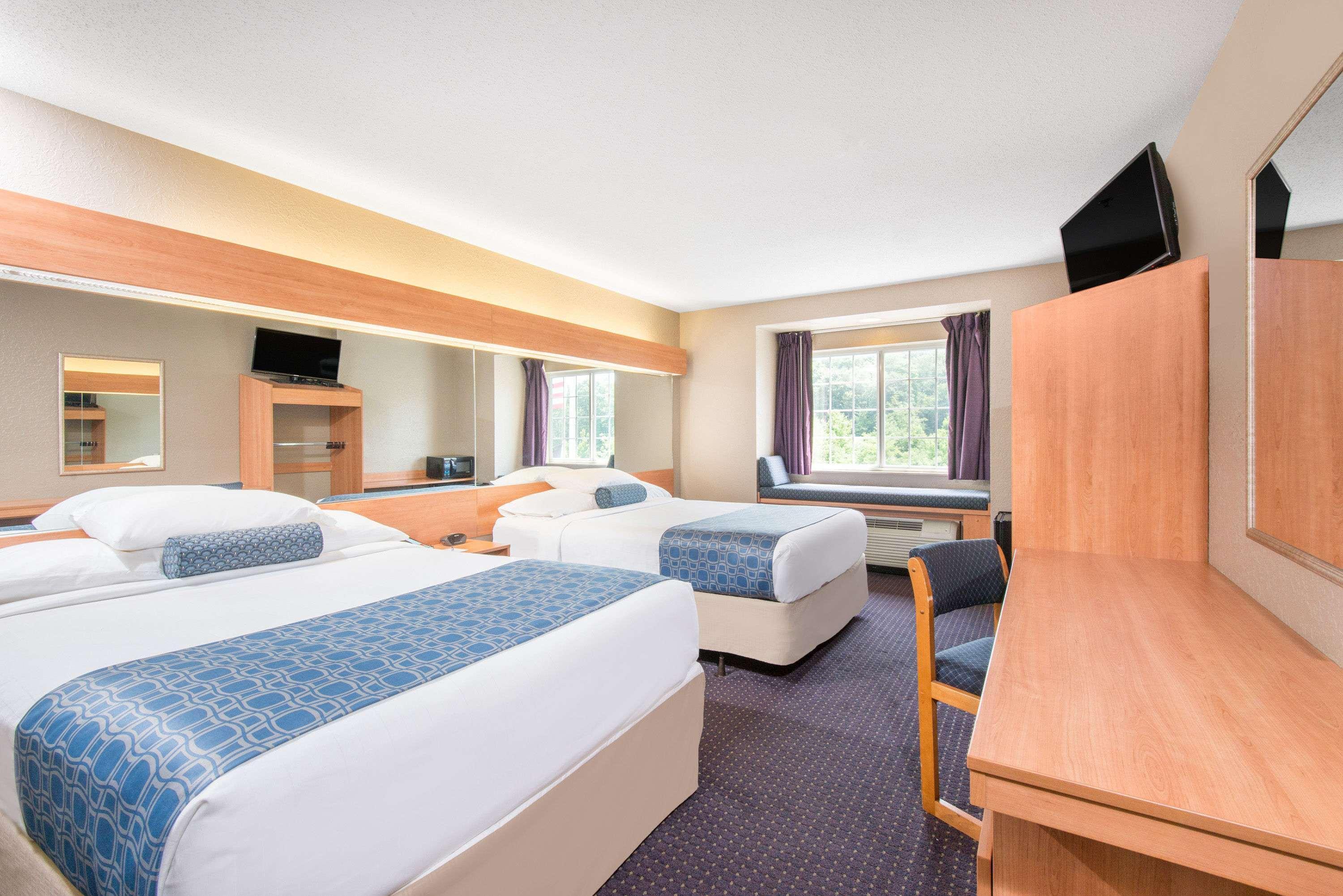 Microtel Inn & Suites By Wyndham Hazelton/Bruceton Mills Zewnętrze zdjęcie