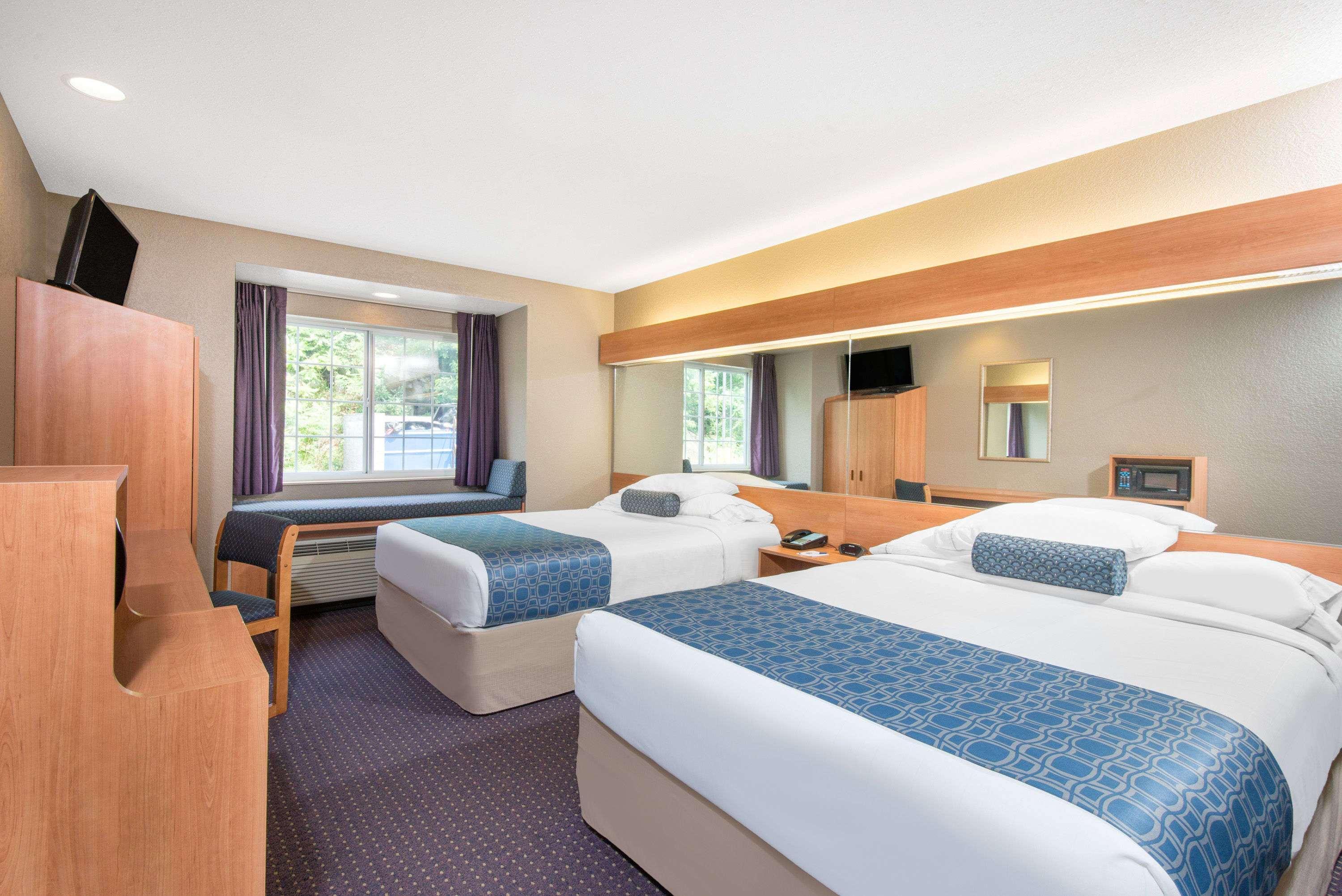 Microtel Inn & Suites By Wyndham Hazelton/Bruceton Mills Zewnętrze zdjęcie