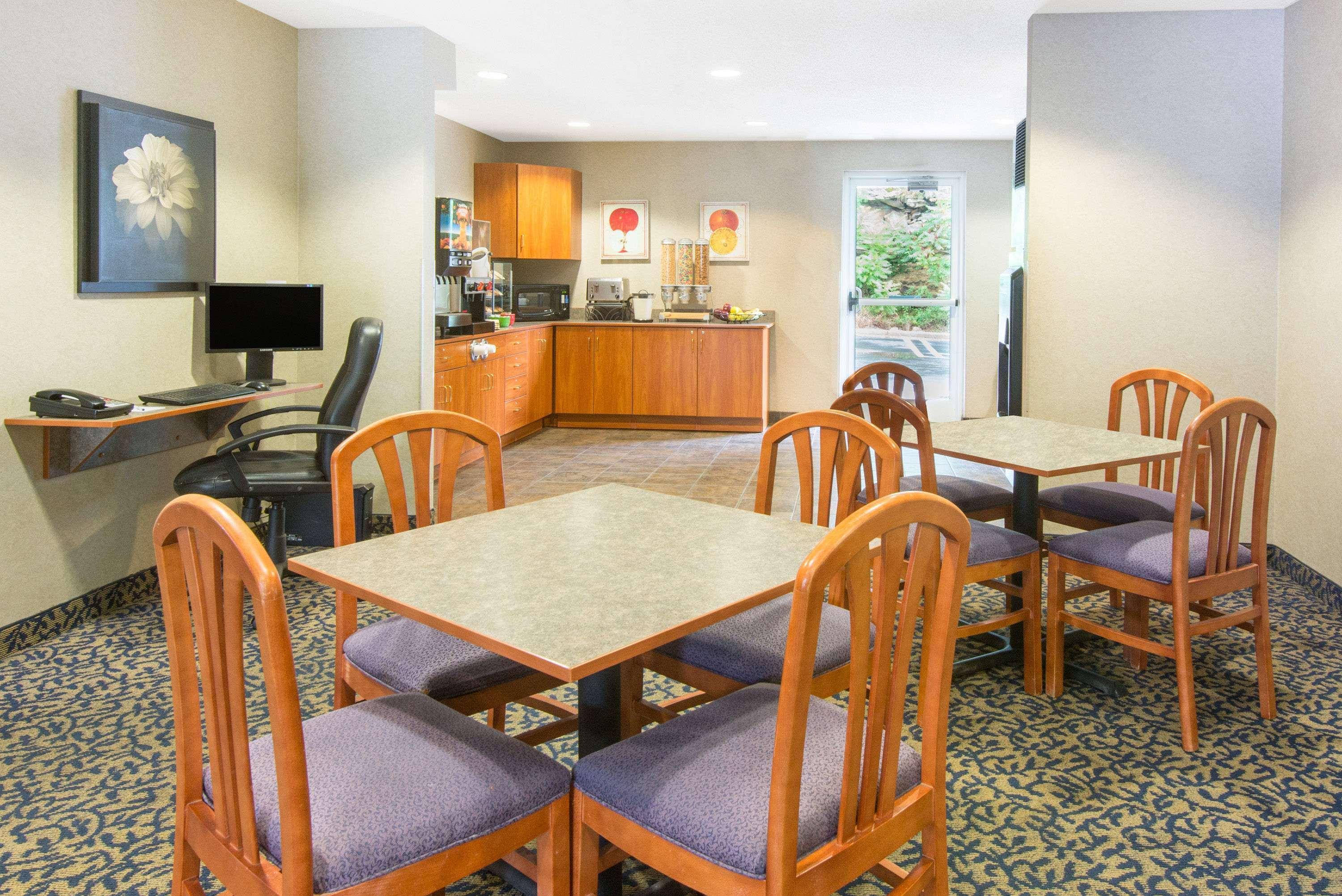 Microtel Inn & Suites By Wyndham Hazelton/Bruceton Mills Zewnętrze zdjęcie