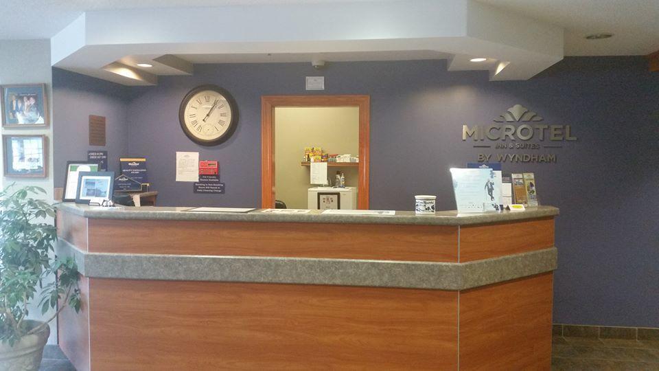 Microtel Inn & Suites By Wyndham Hazelton/Bruceton Mills Zewnętrze zdjęcie