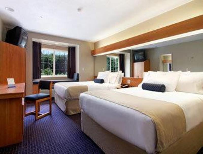 Microtel Inn & Suites By Wyndham Hazelton/Bruceton Mills Pokój zdjęcie